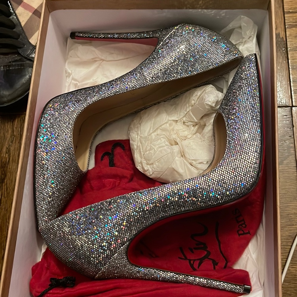 RED BOTTOM HEELS